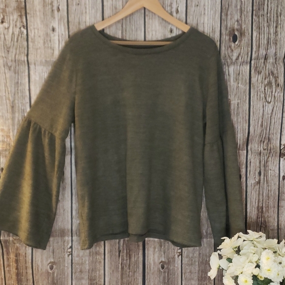 a.n.a Tops - Marled olive green bell sleeve